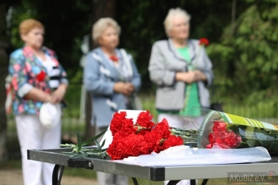 Treffen auf dem sowjetischen Ehrenfriedhof in Pirna